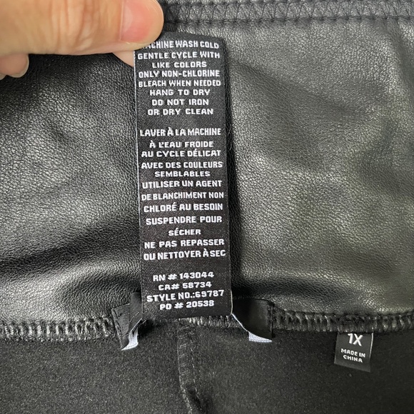 7 For All Mankind Black Vegan Leather Leggings, 1X - Picture 6 of 9